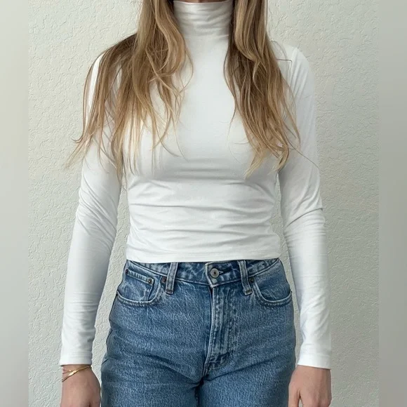 Abercrombie White Mock Neck Long Sleeve Top - Women’s Small - Picture 3 of 6